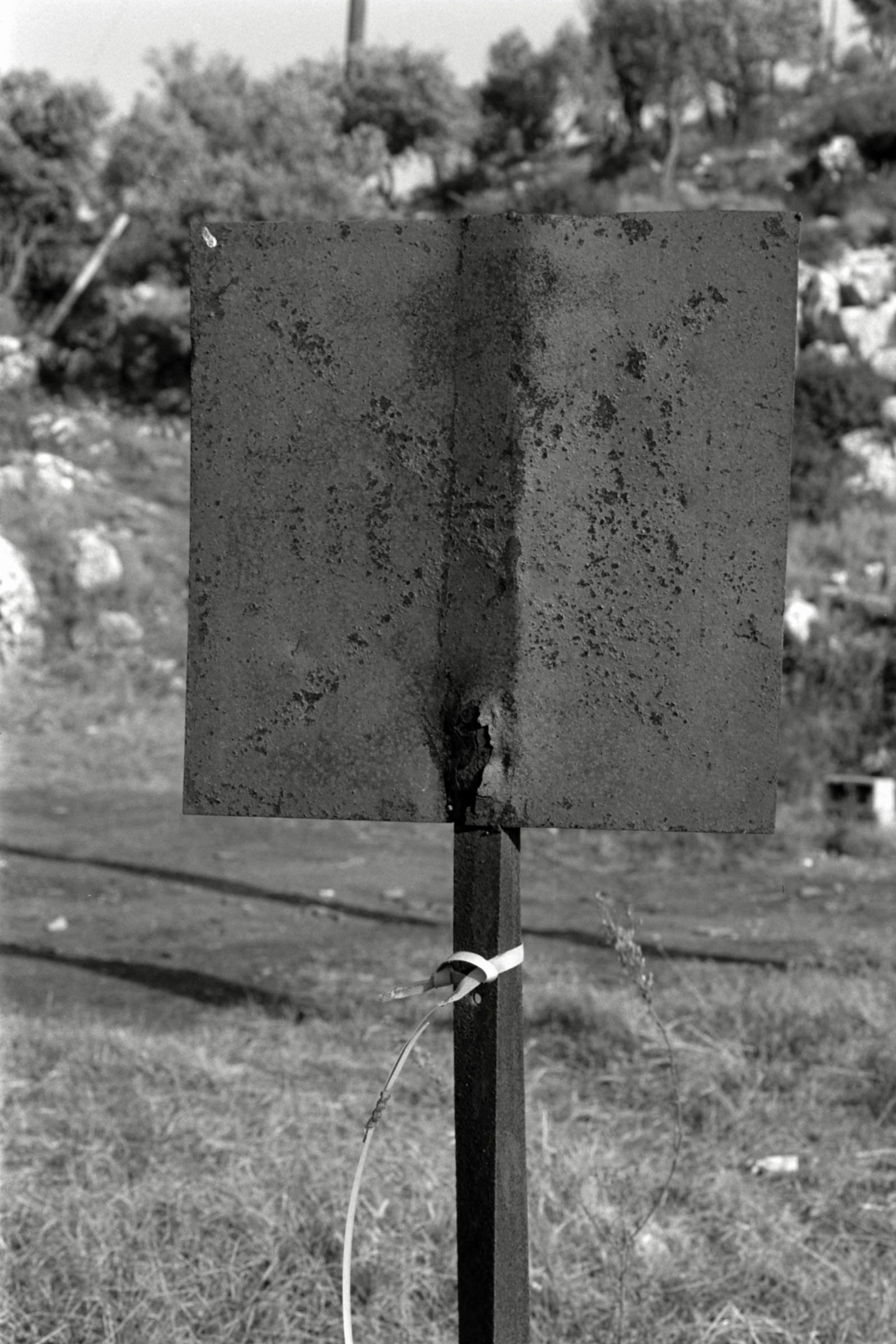 AHP F1991 09 001 sc250507 img27 NLP